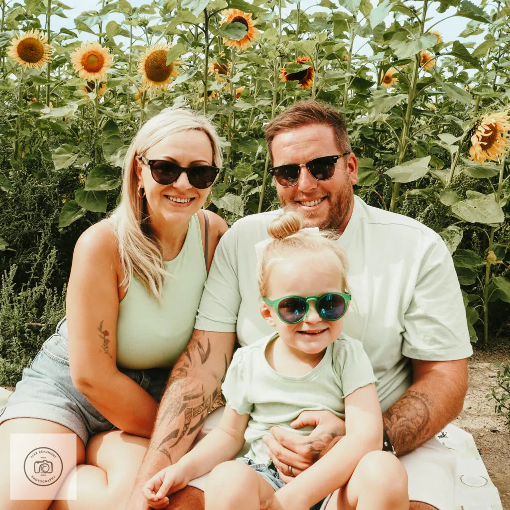 sunflower family photoshoot